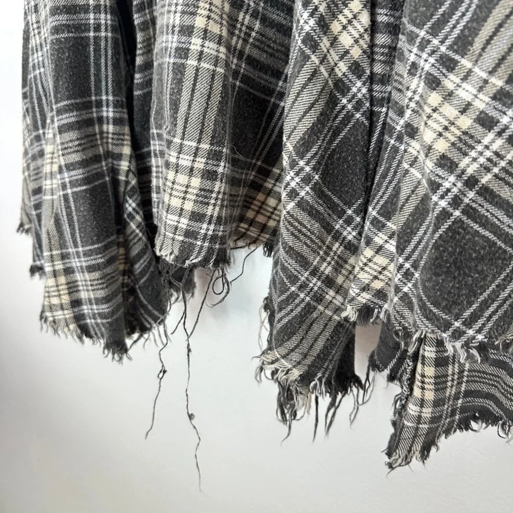 BDG Plaid A-Line Skirt XS Gray Cream Frayed Hem Grunge 100% Cotton Y2K - Picture 5 of 10